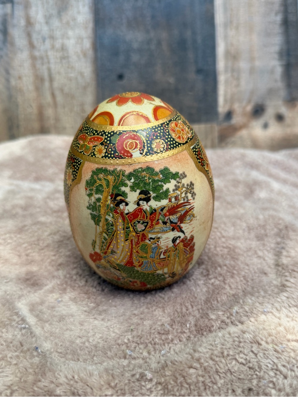 vintage Satsuma hand-painted egg